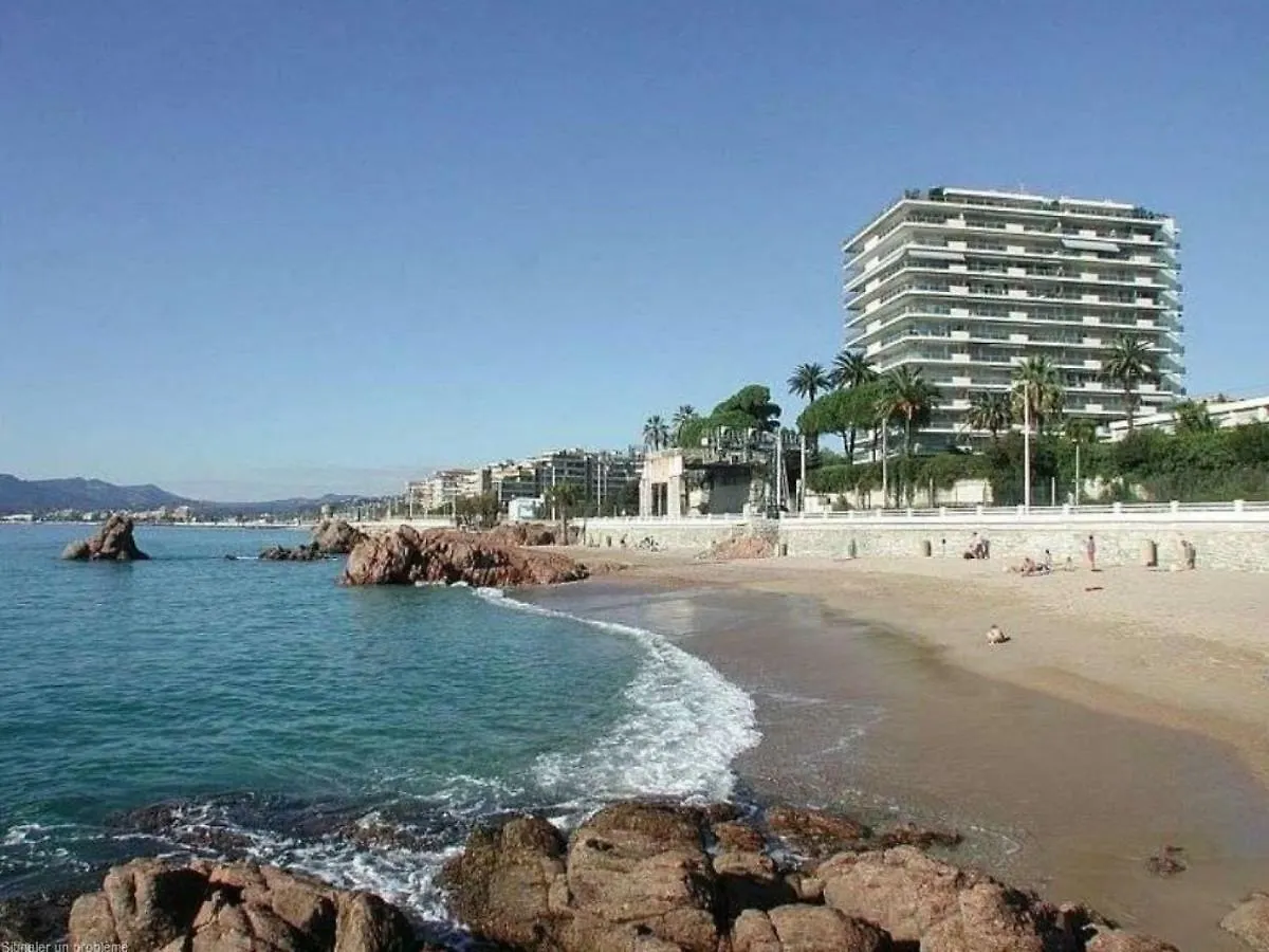 Appartement Chateau De La Mer カンヌ 0*,  フランス