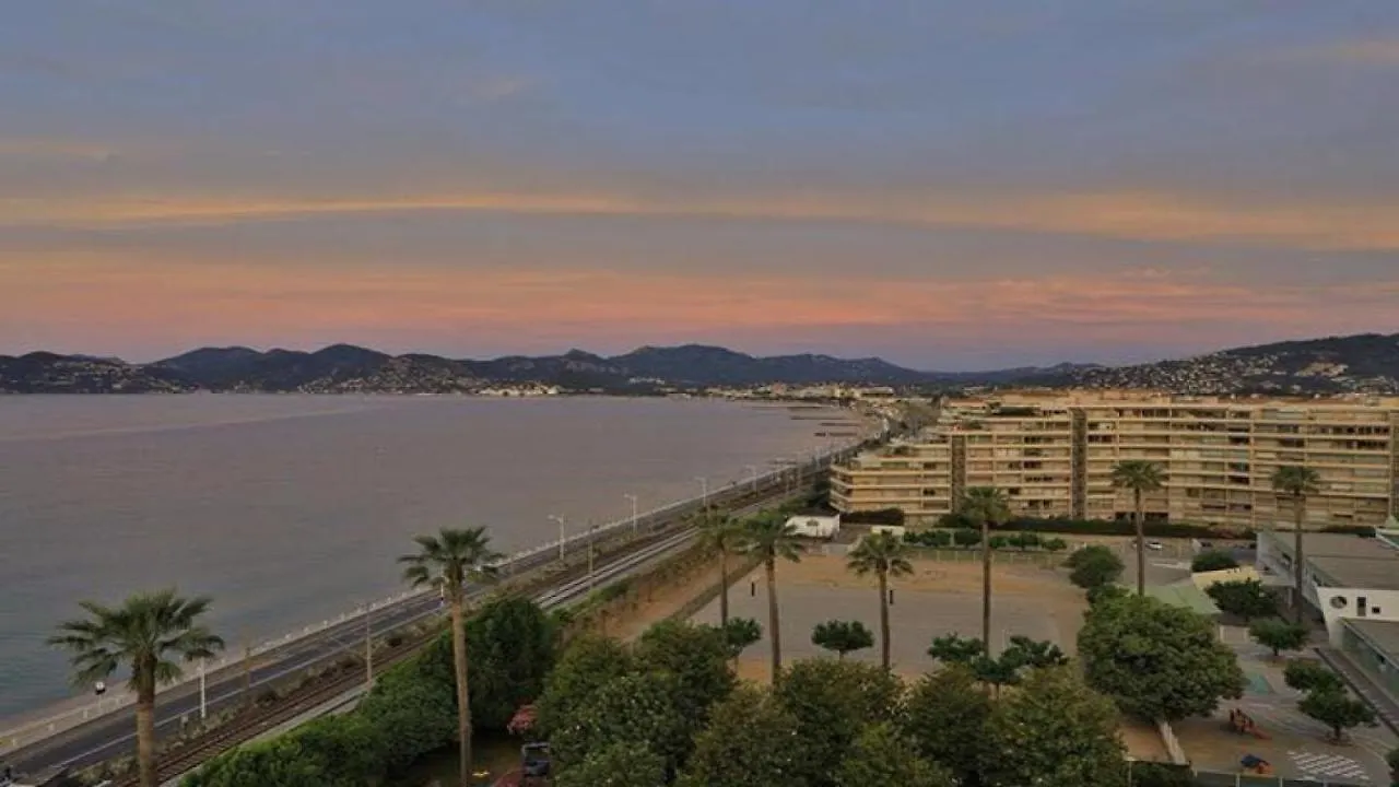アパート Appartement Chateau De La Mer カンヌ