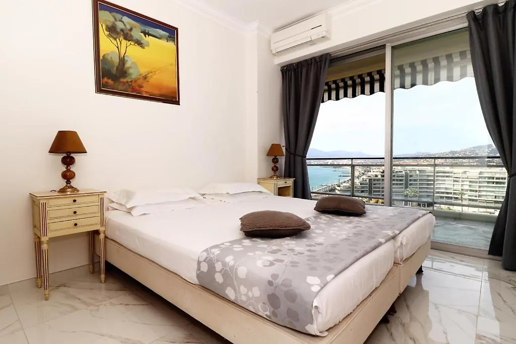 アパート Appartement Chateau De La Mer カンヌ